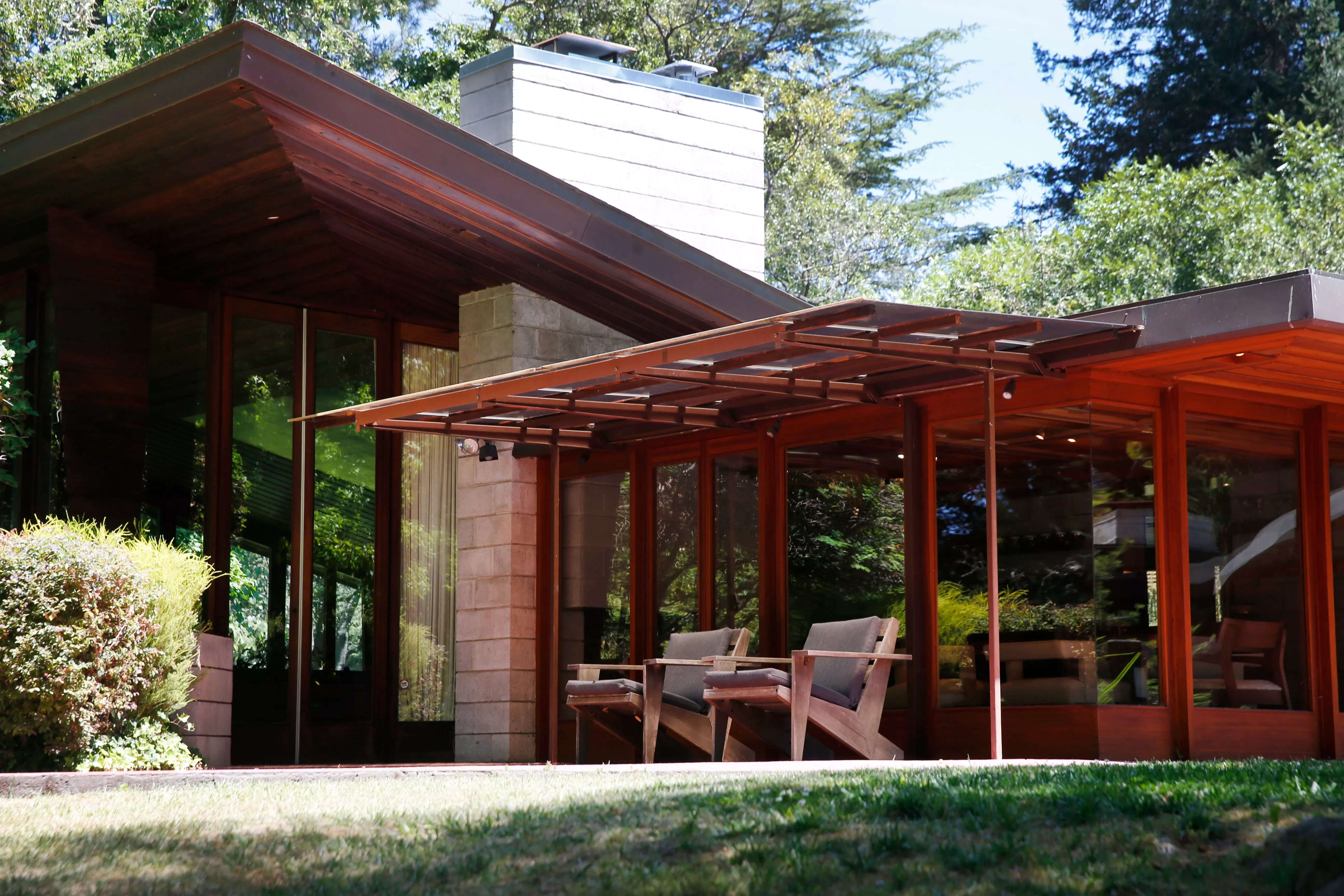 The Maynard Buehler House, designed by Frank Lloyd Wright, in California via 2019. 