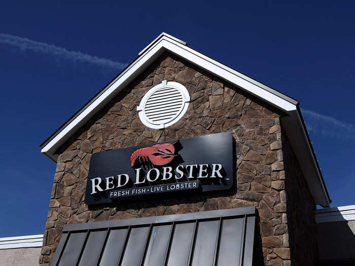 2021-2022: Under new management, there was a period of unrest at Red Lobster, with multiple new executives leaving their roles.