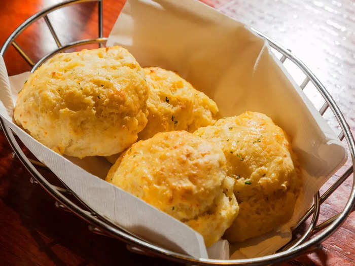 1980-1995: Red Lobster introduced iconic menu items like the Cheddar Bay Biscuits and held its first Lobsterfest.