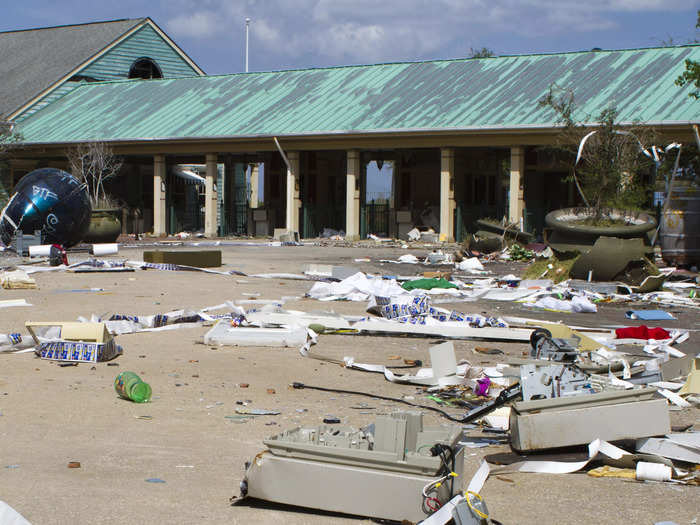 In 2006, Six Flags declared the park a "total loss" and reportedly tried to get out of its 75-year lease.