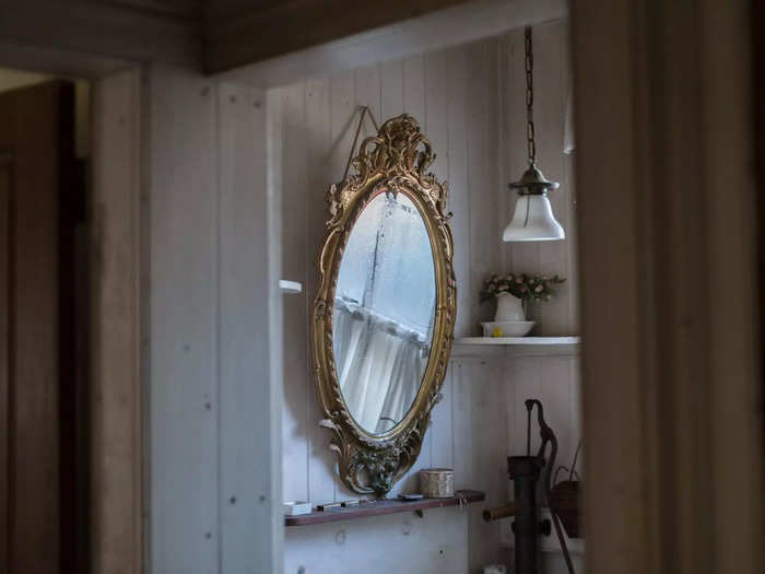 This gilded mirror