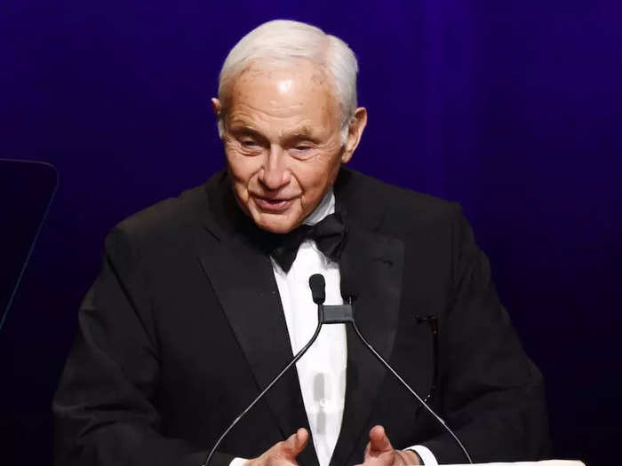 OHIO: Les Wexner and family
