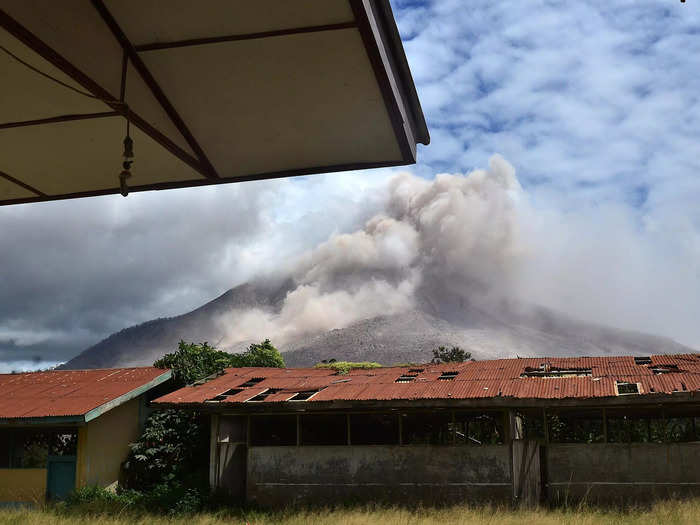 Though there was a brief quiet period following Sinabung