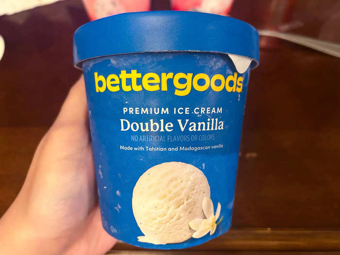 I wanted to try a basic frozen item, so I got the Bettergoods double-vanilla premium ice cream.