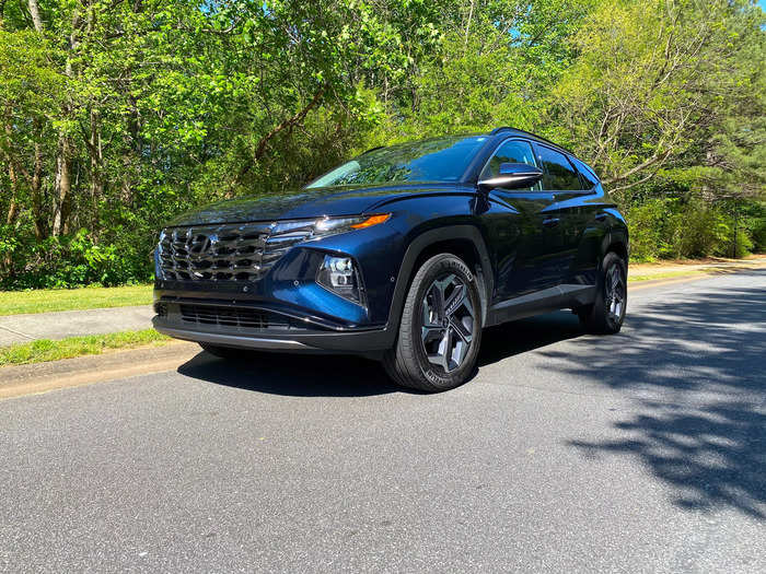 I recently spent a week with a 2024 Hyundai Tucson Hybrid Limited AWD around the roads of suburban Atlanta to see why it