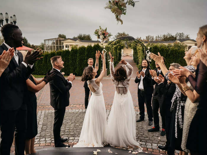 And tossing the bouquet