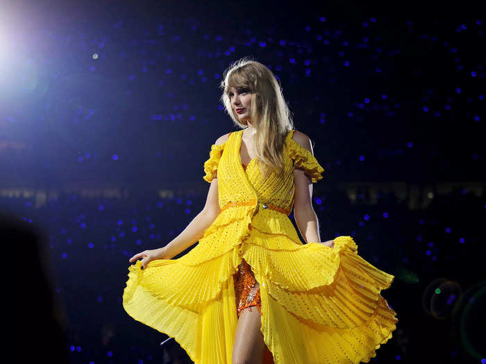 59. The surprise song dress in yellow