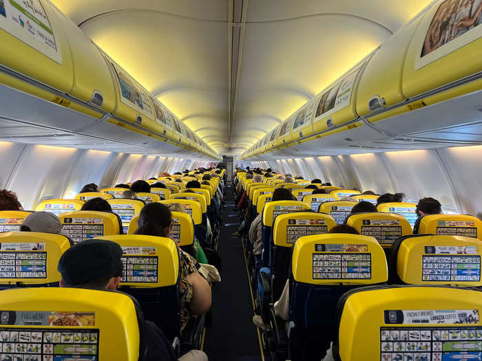 I also thought the Ryanair interior was ugly, with its garish color scheme and ads on the overhead lockers. 