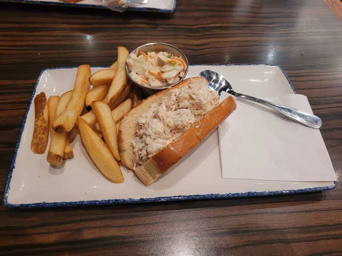 The crab roll tasted very plain.