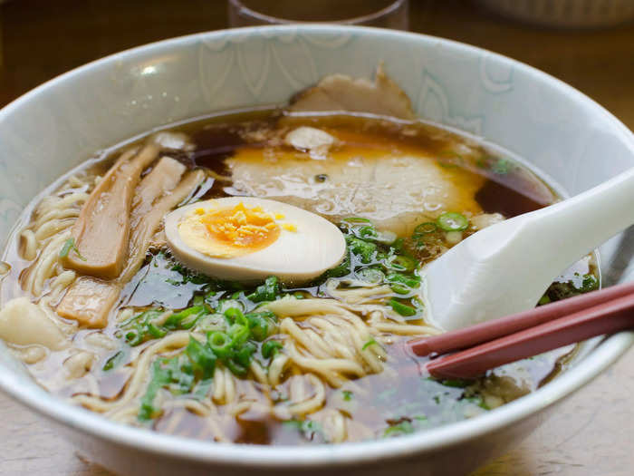 You can customize slow-cooked ramen with your favorite toppings.