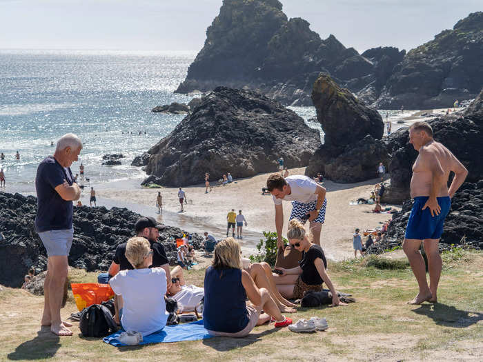 Filming of the fictional "Stepstones" was reportedly done in Cornwall at Kynance Cove.