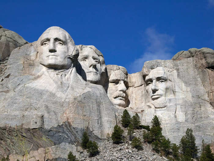 It took 400 workers 14 years to complete Mount Rushmore, and it was finished on October 31, 1941.