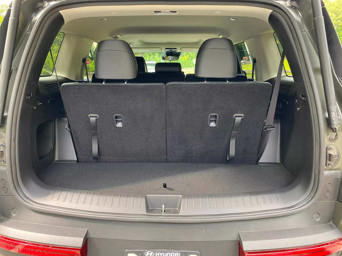 Open up the hands-free liftgate, and you