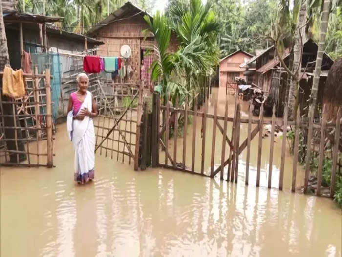 Assam floods: 3 lakh people affected by deluge; 35 villages and 1,089 ...