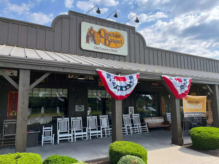 I visited this Cracker Barrel restaurant in Sterling, Virginia.