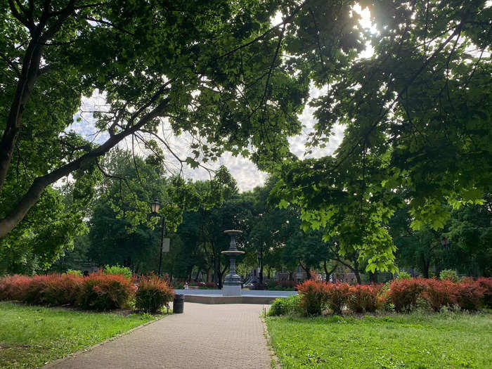 Montreal has tons of parks, and one of its cutest is steps away from my apartment. 