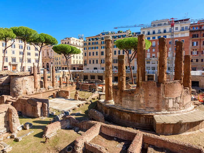 Largo di Torre Argentina