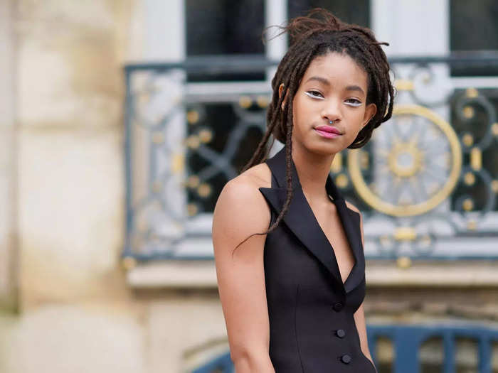 Willow Smith opened up on "Red Table Talk" about being attracted to both men and women.