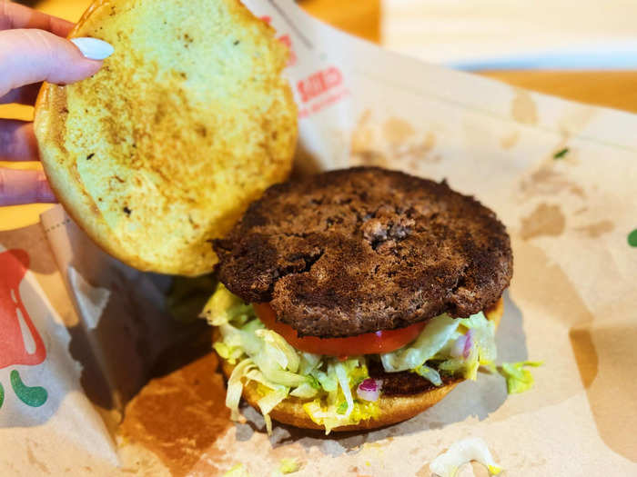 The Oldtimer comes with one burger patty, lettuce, tomato, red onion, and mustard.