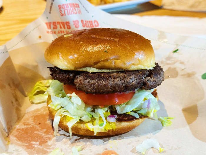 We also tried the single-patty Oldtimer burger without cheese.