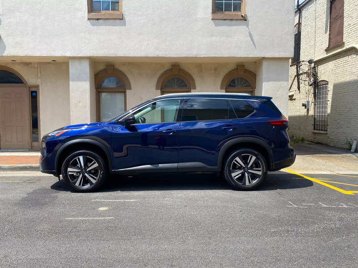 At 183 inches in length, the Rogue is 1.5 inches longer than the Toyota RAV4 and about two inches shorter than the Honda CR-V. 