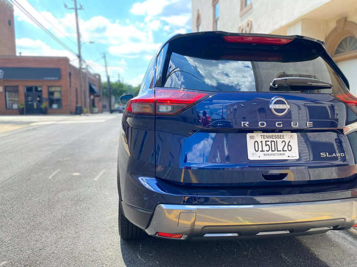 I recently spent a week driving an all-wheel-drive 2024 Nissan Rogue in SL trim. 