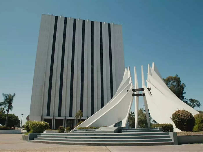 Compton Courthouse is shown multiple times. 