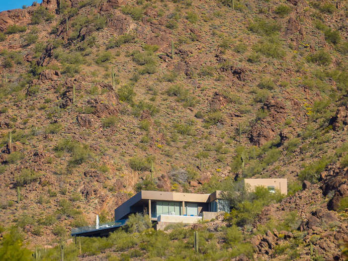 In Paradise Valley, most properties are at least an acre. 