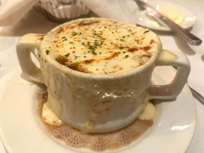 For a fair comparison, I ordered the same meal, starting with a French onion soup.