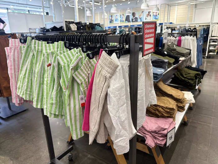 I found the shopping experience at Old Navy to be a bit overwhelming. 