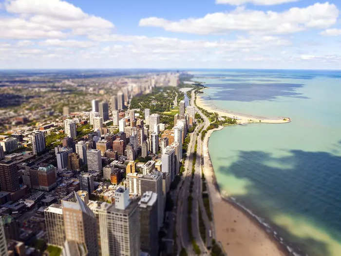 ILLINOIS: Lake Shore Drive