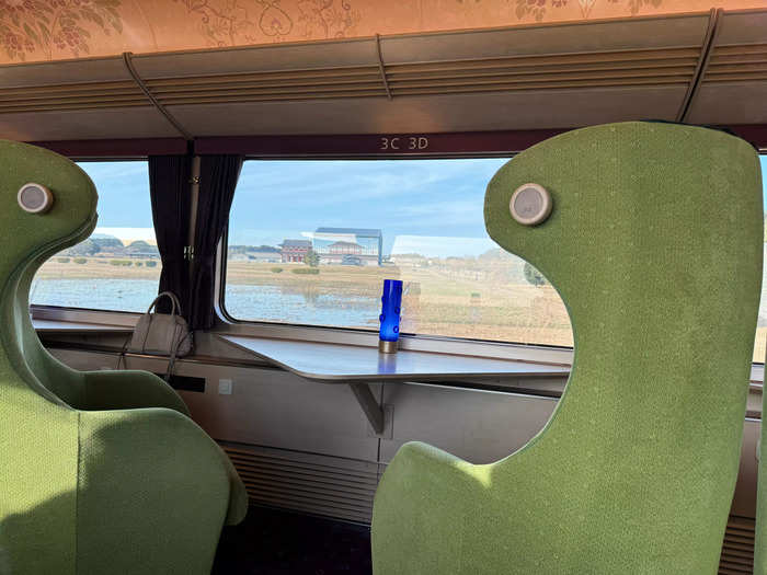 Once on board, I was delighted by the train’s interior and scenery.