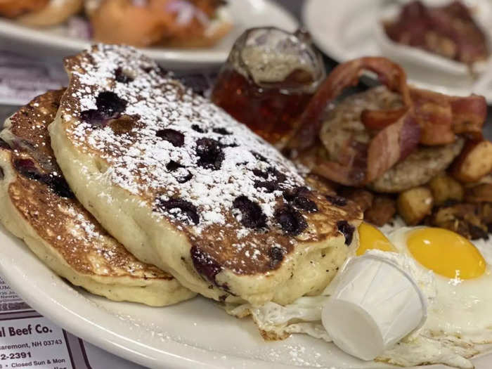 NEW HAMPSHIRE: Four Aces Diner in West Lebanon