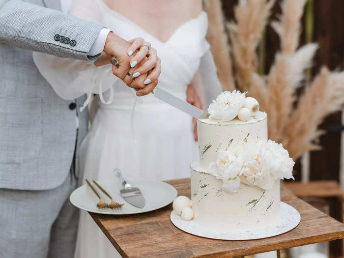 Couples often overspend on a wedding cake.