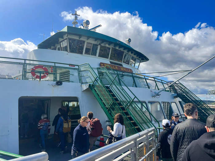 The ferry from Bremerton to Seattle took about an hour.