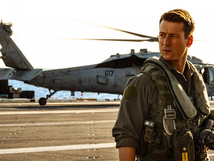 Glen Powell learned how to fly for "Top Gun: Maverick."