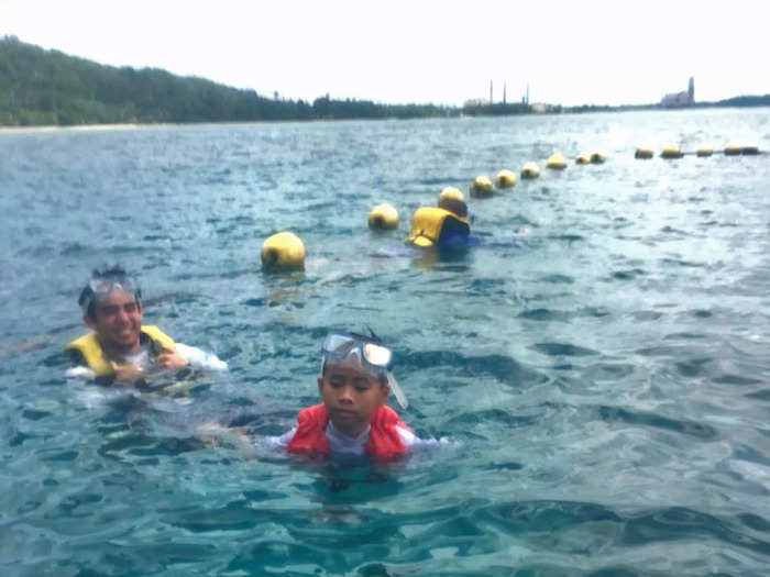 This tour takes people to the seafloor to see schools of fish, complete with a Sandy-Cheeks-like helmet straight out of "Spongebob Squarepants."