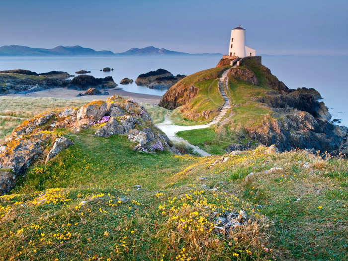 Wales hopes to attract more visitors with a virtual preview of the island.