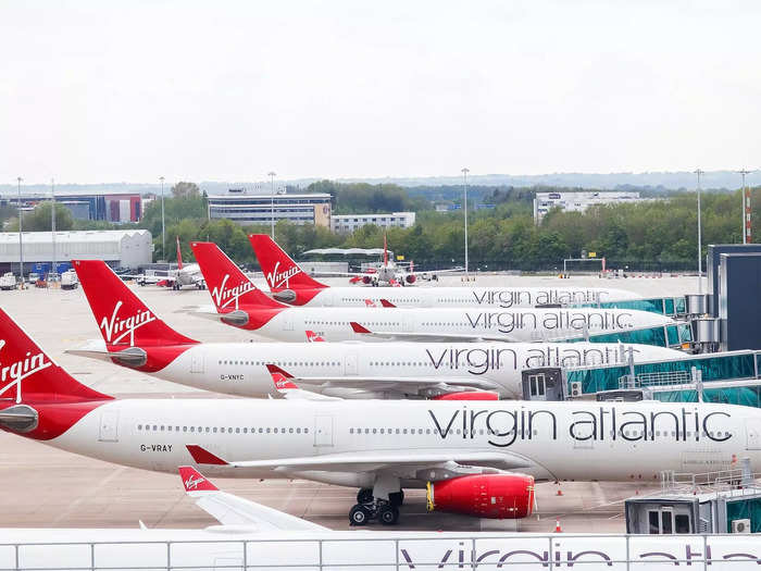 In the early 2010s, the A340-300 was gradually replaced by the Airbus A330-300.