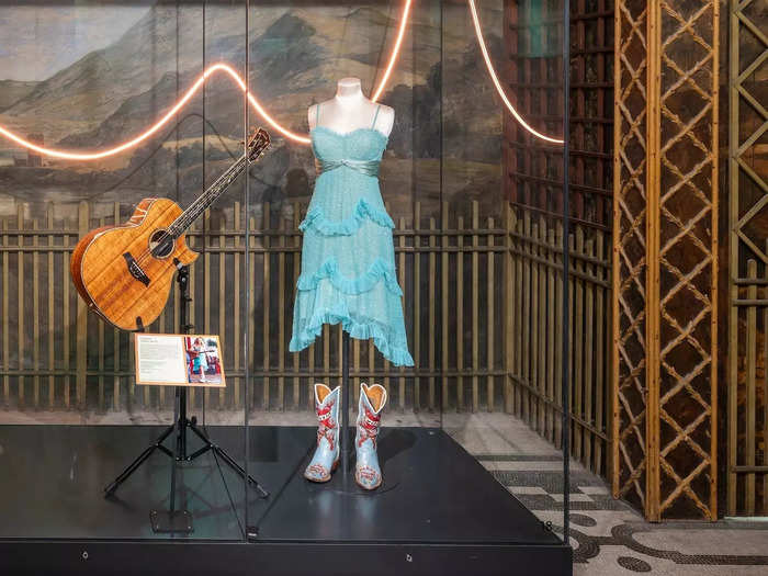 One stage outfit Swift wore back in 2007 can be seen in the V&A