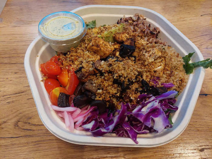 The bowl looked really attractive with its vibrantly-colored vegetables. 