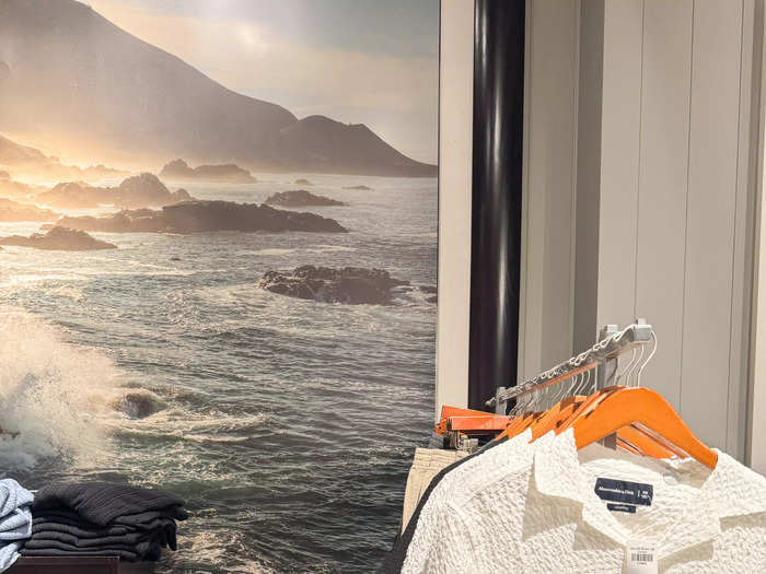 Beach vibes filled every corner of the store. 