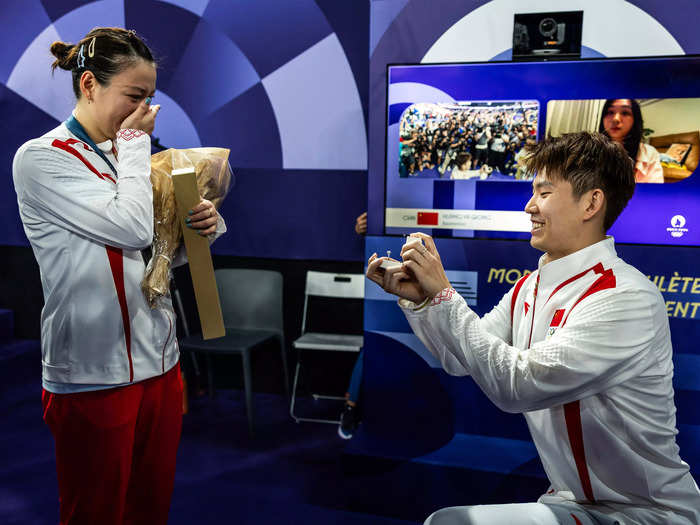 Chinese badminton players Liu Yuchen and Huang Ya Qiong got engaged at the Games.