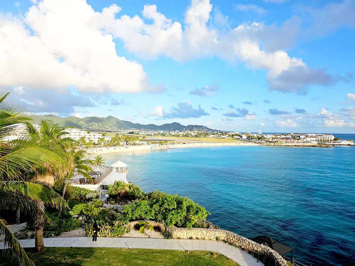 Saint Martin is the perfect destination for plane and food enthusiasts. 