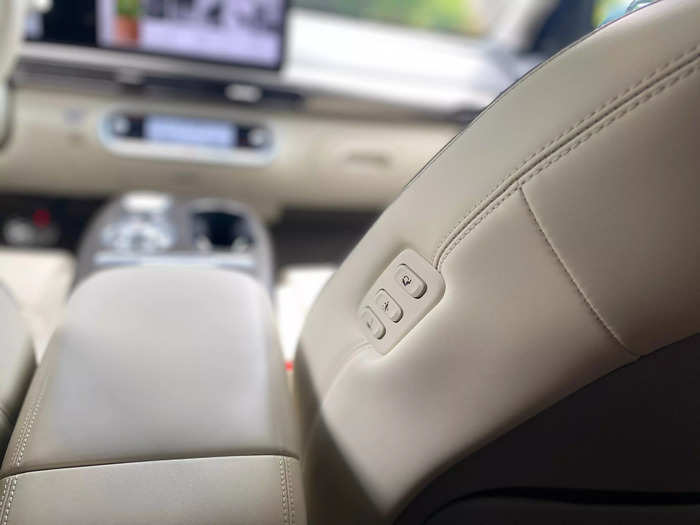 15. Seatback seat controls