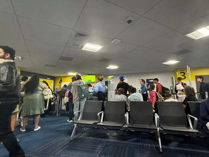 I arrived at the airport at 4:24 a.m. and was through security at 4:36 a.m. Even with how full my flight was, I found the boarding process to be quite organized.