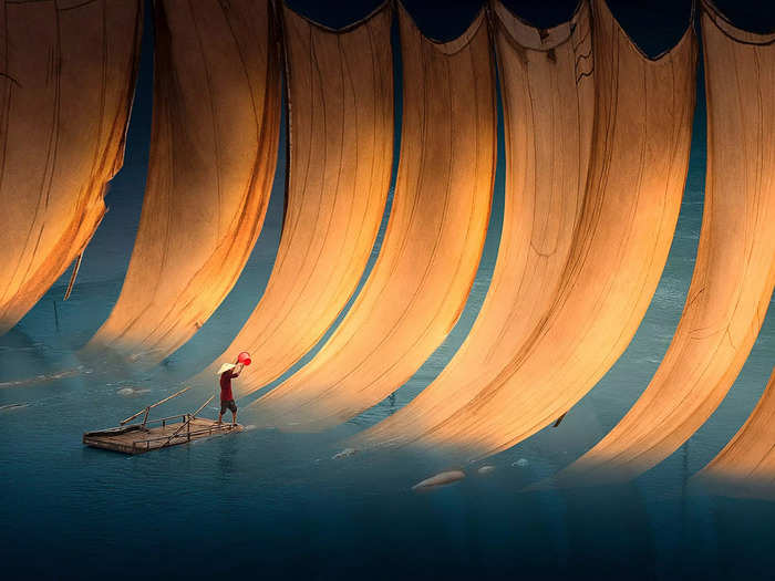 A fisherman in Fujian, China, hung nets woven with hemp fibers to dry in a photo by Zhang Xiang.