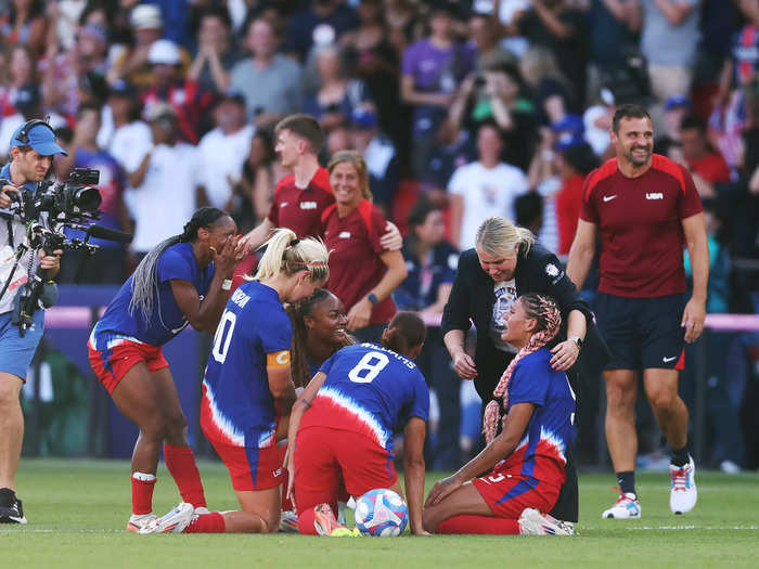 Robert Cianflone photographed the US women