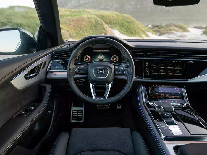 Audi Q8 features