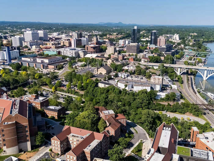 Volunteers in the War of 1812 earned Tennessee the nickname the "Volunteer State."